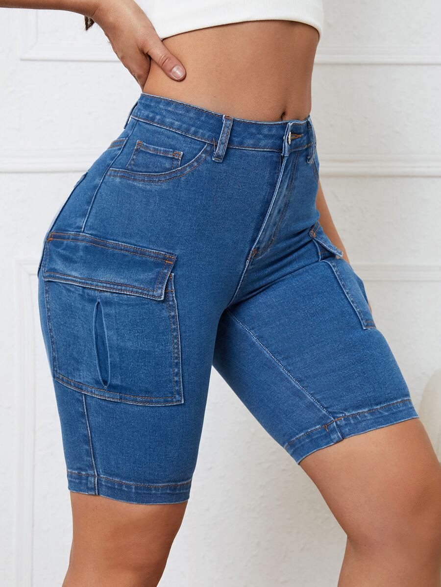 SHEIN Essnce 翻蓋口袋牛仔短褲 - 深色水洗藍 - 查看 1