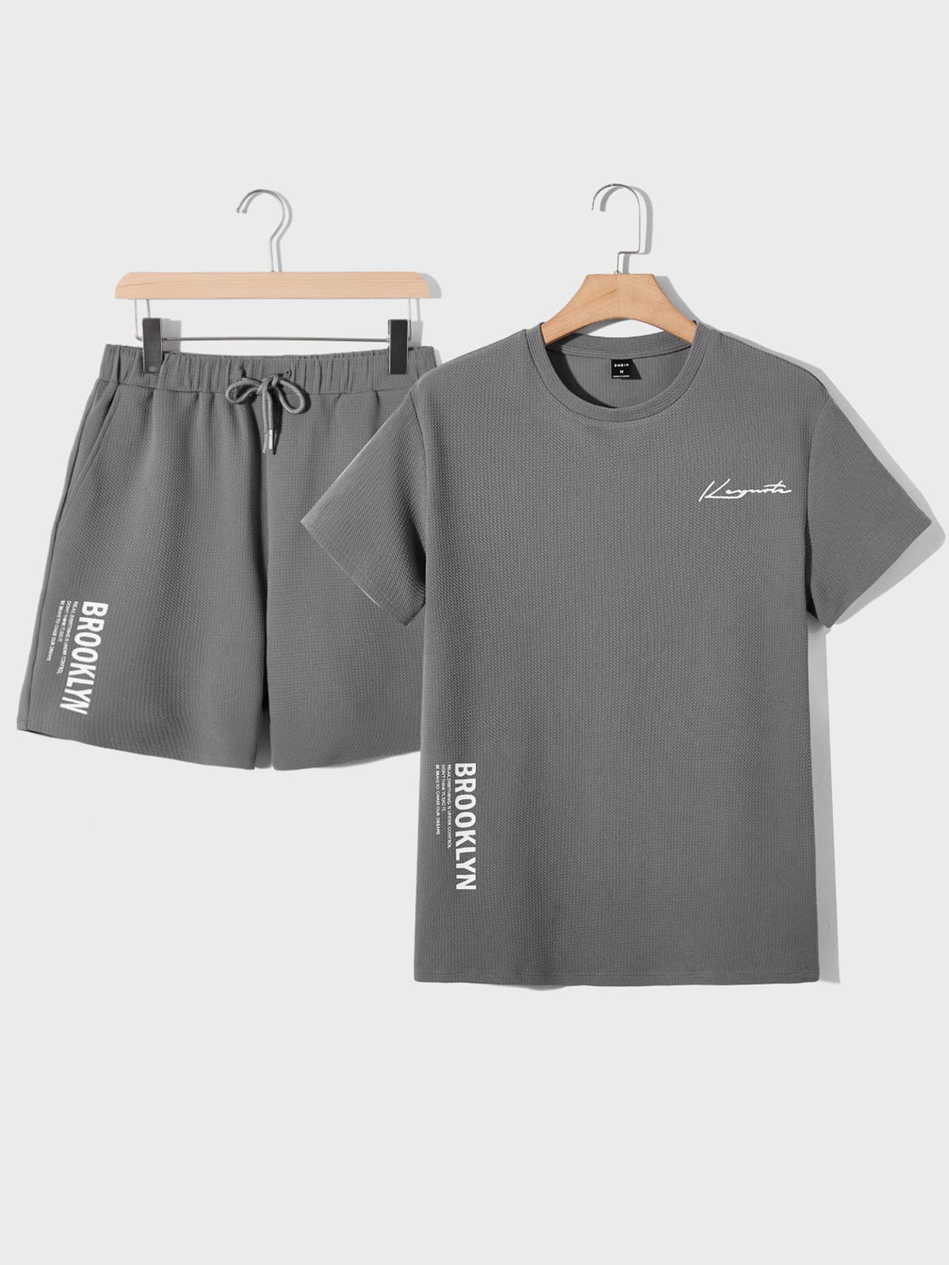 GENTILAND Men Letter Graphic Tee & Drawstring Waist Shorts - Grey - View 1