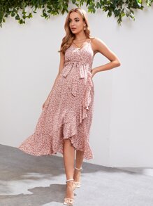 SHEIN Maternidad Vestido de tirantes con estampado floral bajo con fruncido con cinturón - Multicolor - Ver 5