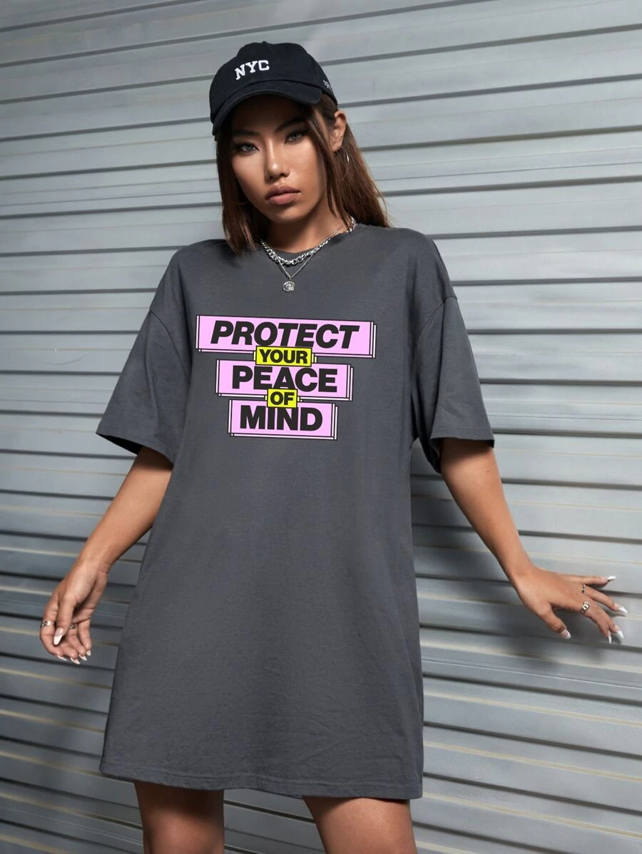 Eva Alradaideh Váy thun oversize hở vai họa tiết khẩu hiệu nghệ sĩ, trang phục đêm giao thừa cho mùa hè, ngày lễ, tiệc tùng, kỳ nghỉ - Màu xám đen - Xem 1