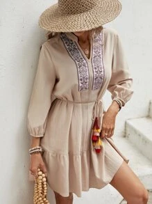 SHEIN LUNE Vestido con cinturón con bordado floral bajo con fruncido - Albaricoque - Ver 6