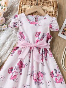 小女童印花泡泡袖繫腰帶洋裝附帽子