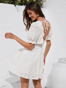 SHEIN Frenchy 泡泡袖貝殼邊網眼刺繡洋裝