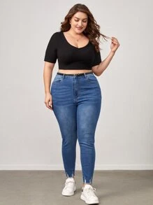 SHEIN BASICS Plus Solid V Neck Short Sleeve Crop Tee - Black - View 4