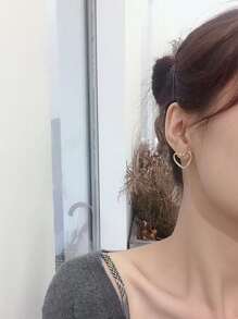 Heart Design Stud Earrings - Yellow Gold - View 4