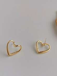 Heart Design Stud Earrings - Yellow Gold - View 5