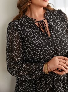 SHEIN Frenchy Vestido con estampado floral de cuello con cordón