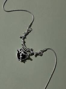 ROMWE Goth Thorn Design Heart Charm Necklace - Silver - View 3