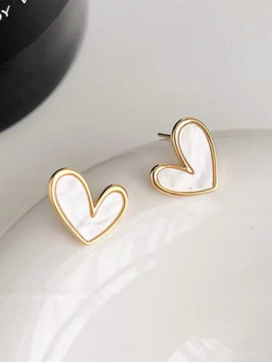 Heart Design Stud Earrings - Multicolor - View 1