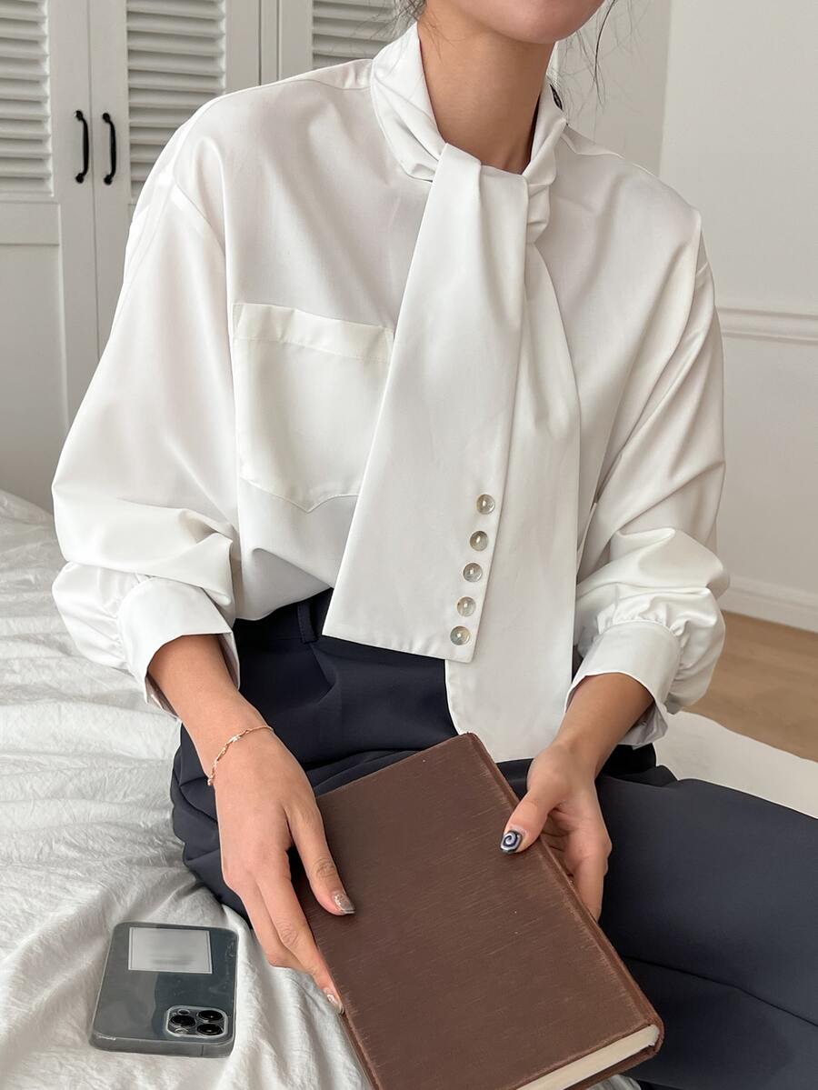 DAZY 拼接口袋綁頸落肩上衣 - 白色 - 查看 1