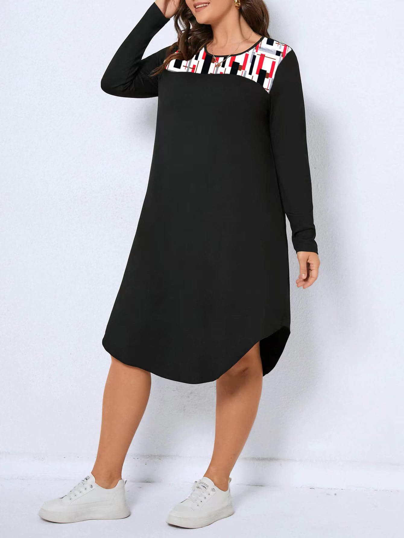 SHEIN LUNE Plus Geo Print Curved Hem Tee Dress - Black - View 1