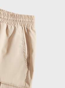 Manfinity Men Flap Pocket Drawstring Waist Shorts - Khaki - View 3