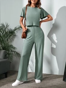 SHEIN LUNE Camiseta crop con bordado con ojal de manga mariposa con pantalones - Verde - Ver 1