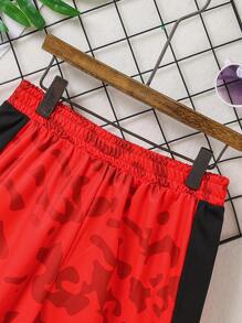 SHEIN Boys Camo Print Contrast Side Seam Shorts - Red - View 4