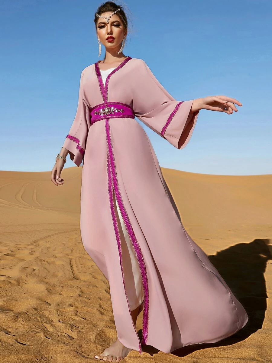 Al Najma 拼接邊喇叭袖腰帶阿拉伯罩袍 - 粉色 - 查看 1