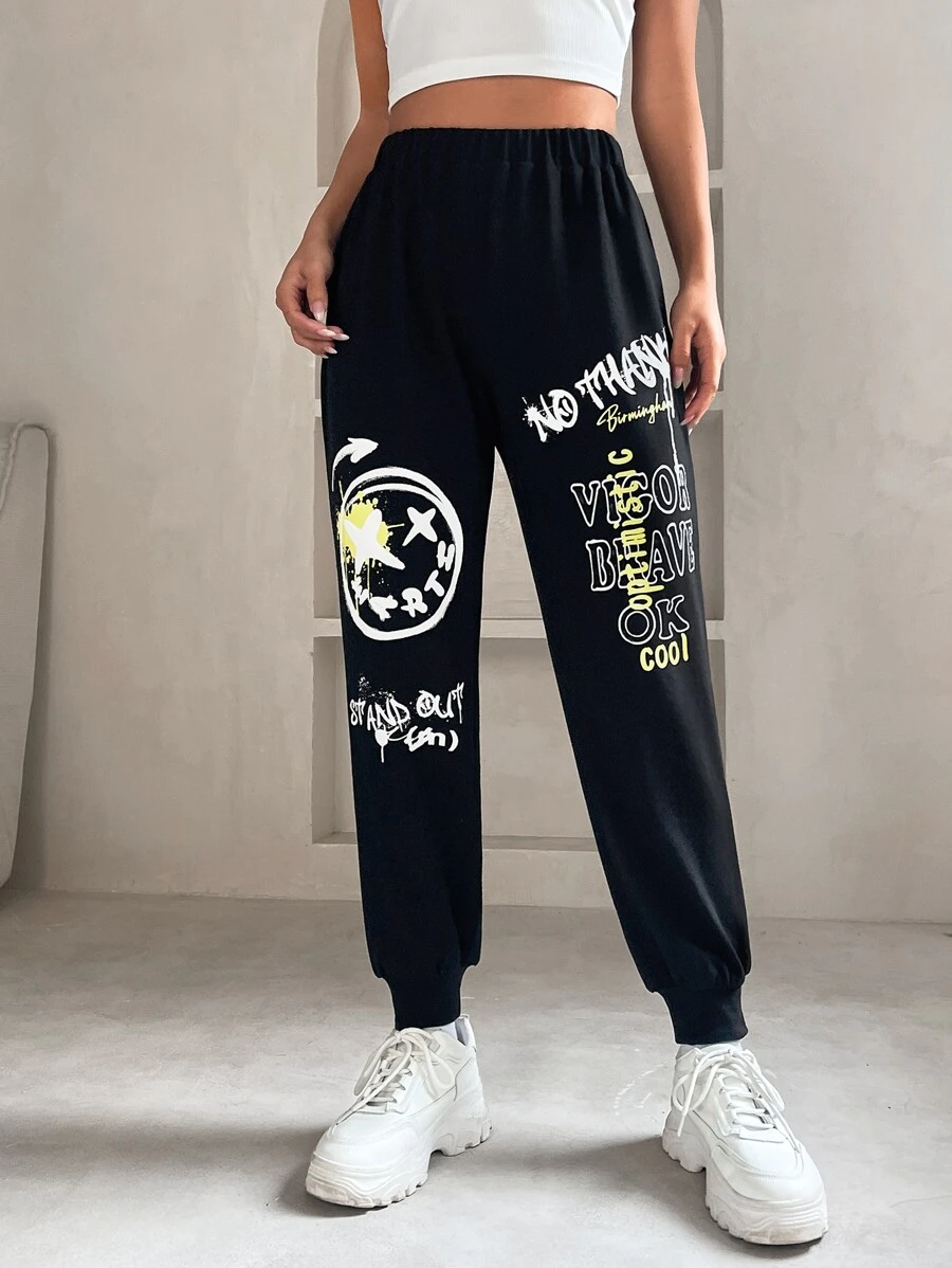 SHEIN PETITE 卡通臉和字母圖案彈性腰帶衛褲 - 黑色 - 查看 1