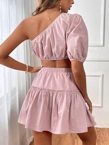 SHEIN VCAY Top crop de un hombro de manga farol & Shorts bajo con fruncido - Rosa vieja - Ver 2