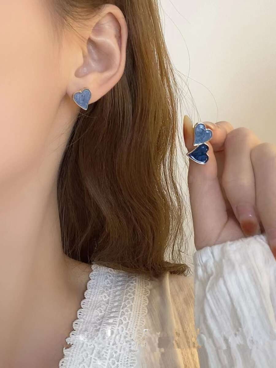 Bông tai trái tim không khớp - Màu xanh lam - Xem 1