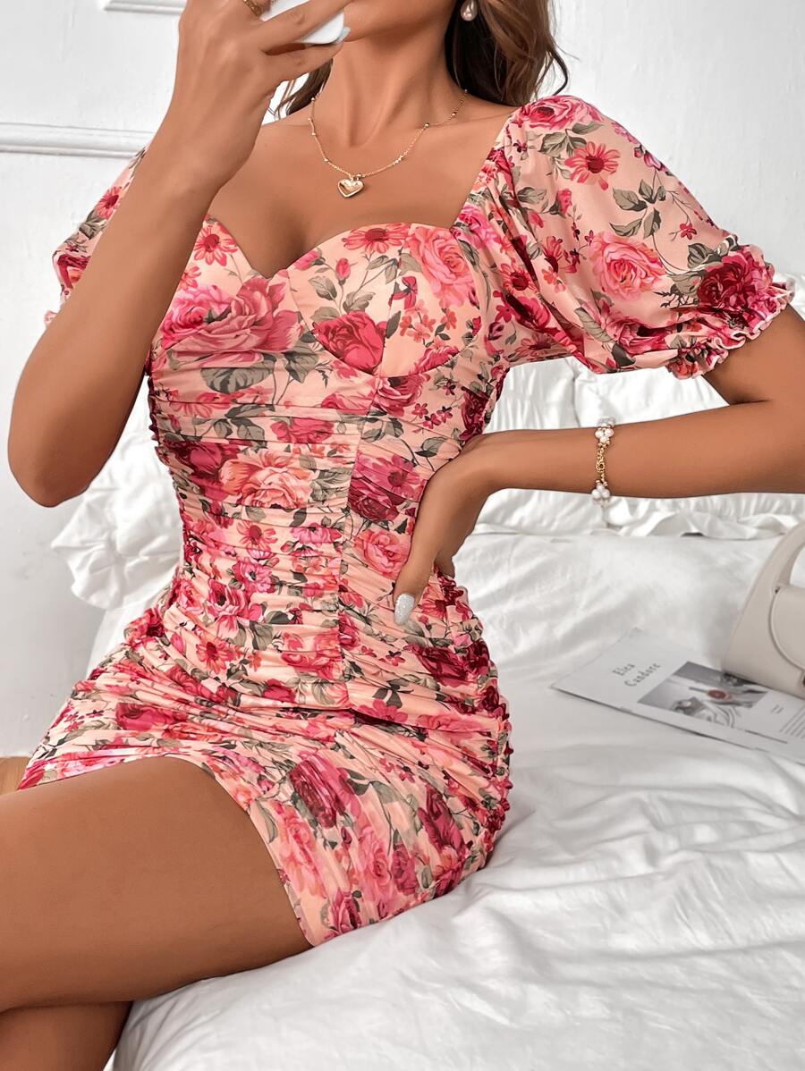 SHEIN Clasi 印花雞心領口緊身洋裝 - 彩色 - 查看 1