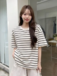 DAZY Camiseta ancha de hombros caídos a rayas - Beis - Ver 4