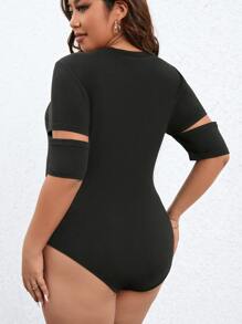 SHEIN LUNE Plus Solid Cut Out Bodysuit - Black - View 2