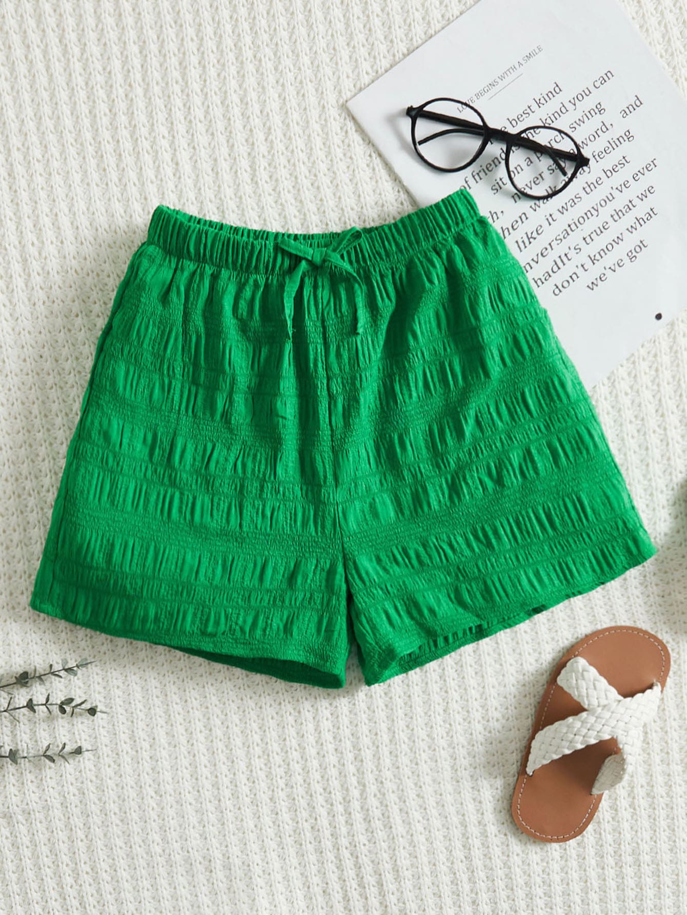 SHEIN Girls Solid Elastic Waist Shorts - Green - View 1