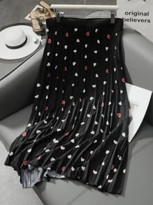 Calvaya Plus Heart Print Pleated Skirt - Black - View 1