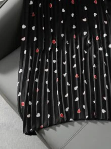 Calvaya Plus Heart Print Pleated Skirt - Black - View 3