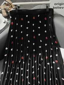 Calvaya Plus Heart Print Pleated Skirt - Black - View 4