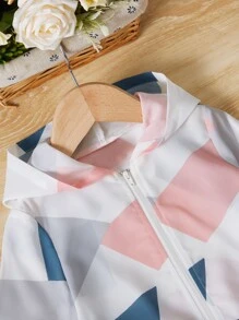 SHEIN Baby Geo Print Hooded Jacket