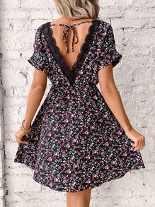 SHEIN Holidaya 碎花蝙蝠袖鏤空蕾絲花邊後綁帶洋裝 - 黑色 - 查看 3