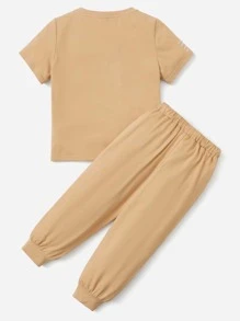 SHEIN 小男童標語圖案貼布細節T恤和運動褲 - 杏色 - 查看 2