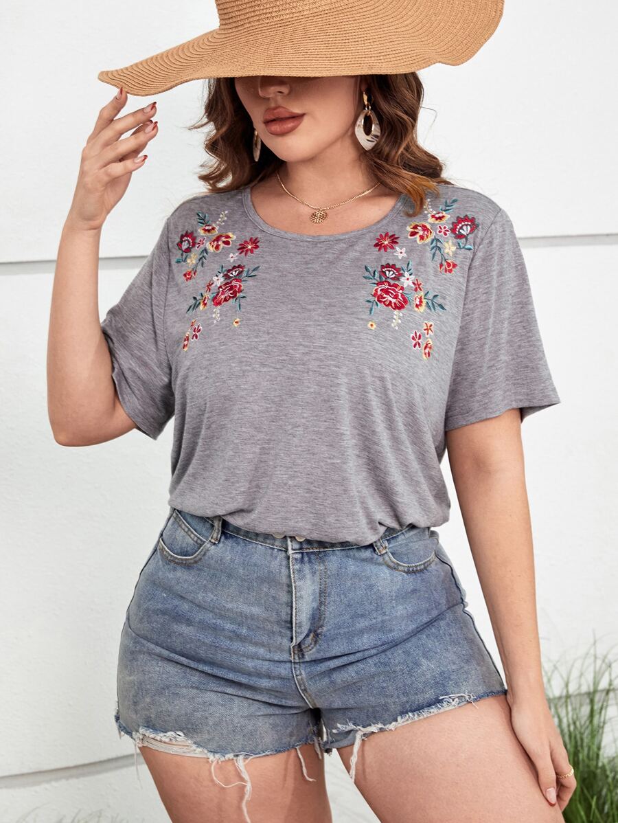SHEIN LUNE 大碼花卉刺繡T恤 - 灰色 - 查看 1