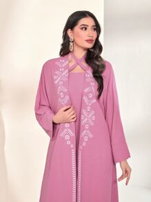 Al Najma 1入組植物刺繡開門襟阿拉伯罩袍帶掛脖洋裝 - 粉色 - 查看 3