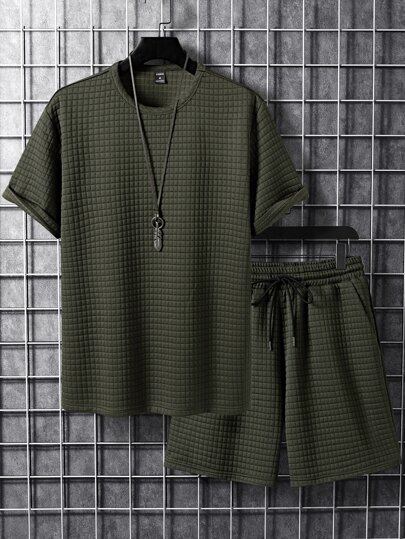 Guys Solid Tee & Drawstring Waist Shorts Without Necklace