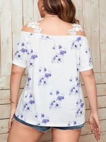 SHEIN LUNE Camiseta con estampado floral con mariposa con encaje de hombros descubiertos - Blanco - Ver 2