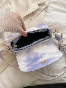 Bolsa cuadrada de color combinado en relieve geométrico con solapa - Morado - Ver 3