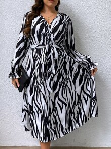 SHEIN Clasi Vestido con cinturón de rayas de cebra de manga con volante - Blanco y Negro - Ver 1