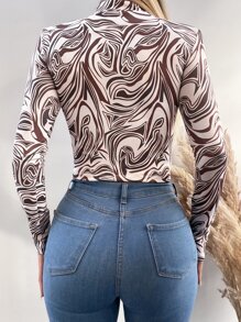 EURMUSE Allover Print Cut Out Mock Neck Crop Tee - Multicolor - View 2