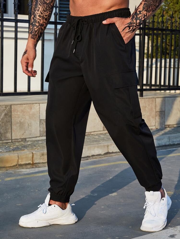 Men Plus Flap Pocket Side Drawstring Waist Cargo Pants Plain Black Going Out Size