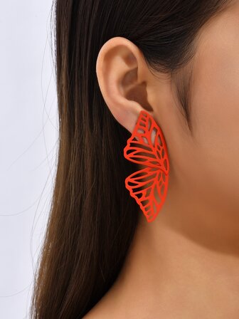 鏤空蝴蝶設計耳釘