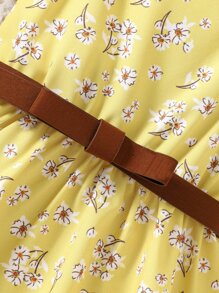 小女童碎花泡泡袖繫腰帶洋裝