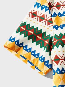 Manfinity Men Geo Print Shirt & Drawstring Waist Shorts - Multicolor - View 3