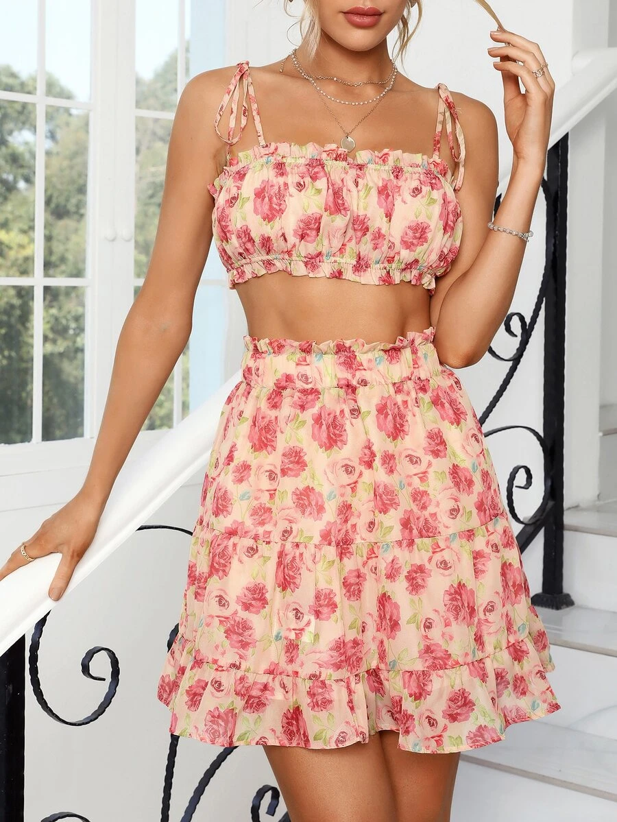SHEIN VCAY Top de tirantes con estampado floral pecho con fruncido & Falda bajo con fruncido - Albaricoque - Ver 1