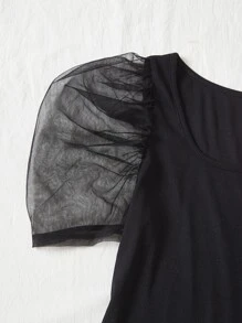 SHEIN Clasi Plus 1 PC Mesh Puff Sleeve Top & 1 PC Heart Print Skirt Set - Black - View 5