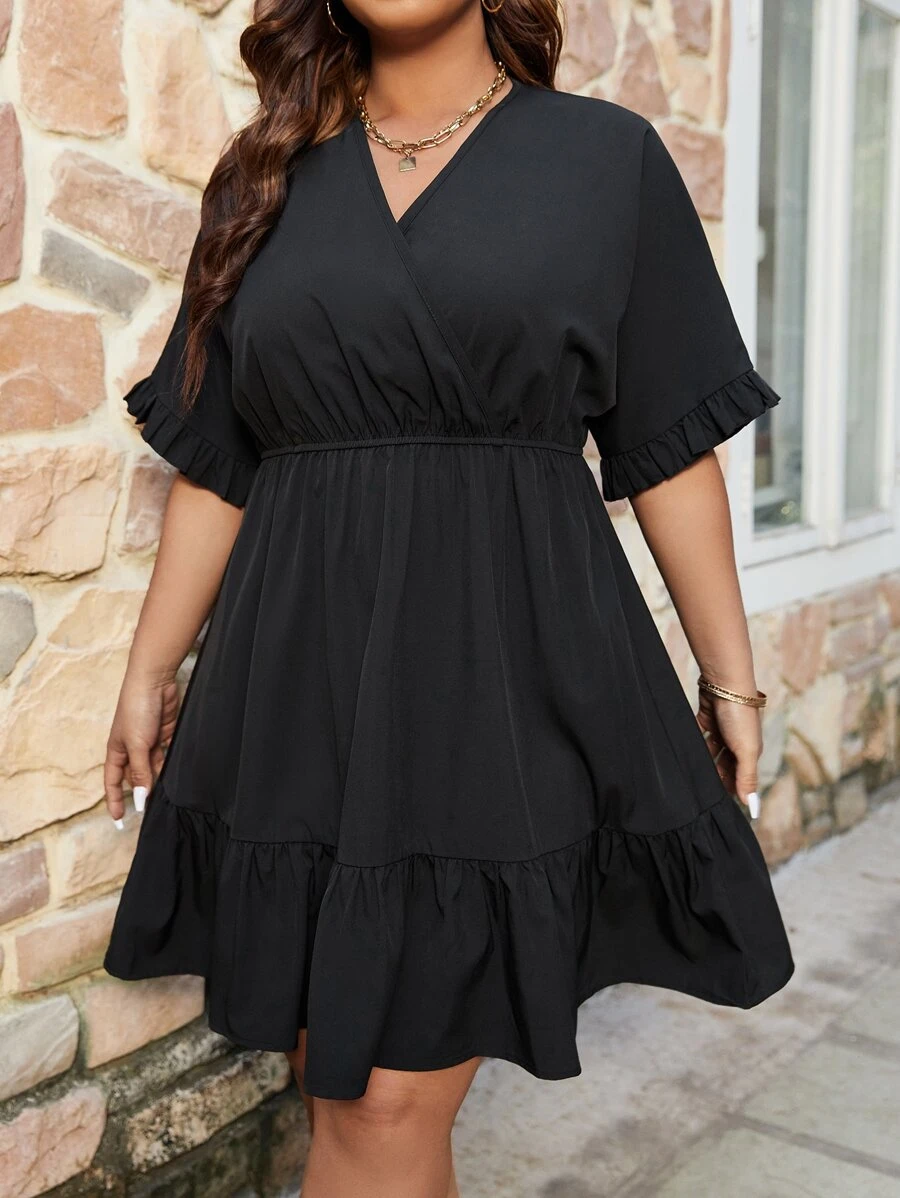 SHEIN LUNE Vestido de cuello cruzado de manga con volante bajo con fruncido - Negro - Ver 1