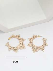 2pcs Hollow Out Hoop Earrings