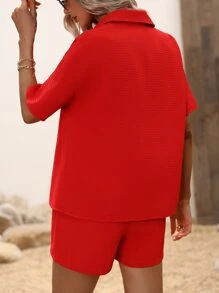 SHEIN LUNE 前紐扣落肩T恤和短褲 - 紅色 - 查看 2