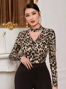 Modelyn Leopard Print Twist Front Tee Graphic Cheetah Print Tees Women Tops