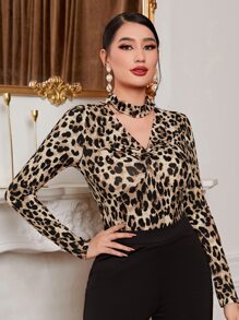 Modelyn Leopard Print Twist Front Tee Graphic Cheetah Print Tees Women Tops